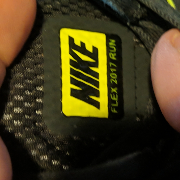 Nike men's  Flex 2017 RuN Cool Grey Volt yellow 898457-007 size 12 - Picture 8 of 8